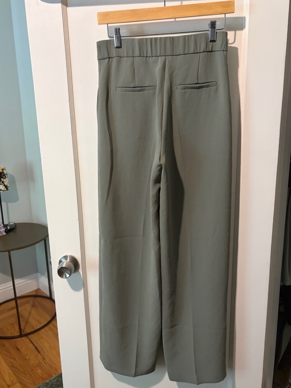 NWT Aritzia Wilfred The Effortless Pant™ Smoky Sage Green Size 4 High Rise Pants - Picture 3 of 3